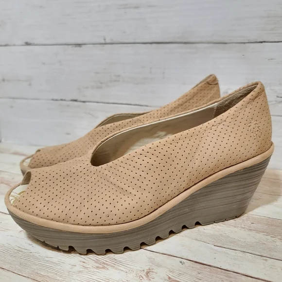 Fly London Yuri perforated Wedges - Picture 2 of 13